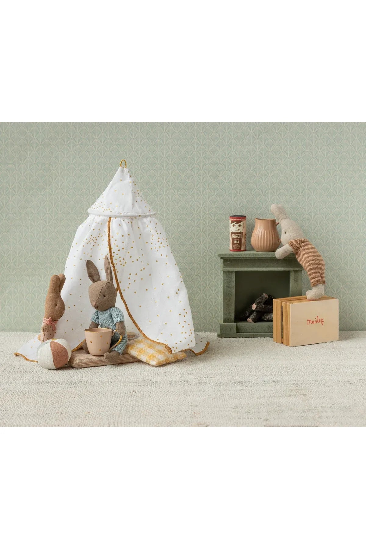 Fireplace, Miniature - Dusty green van Maileg | Kids Conceptstore Le Fanfare