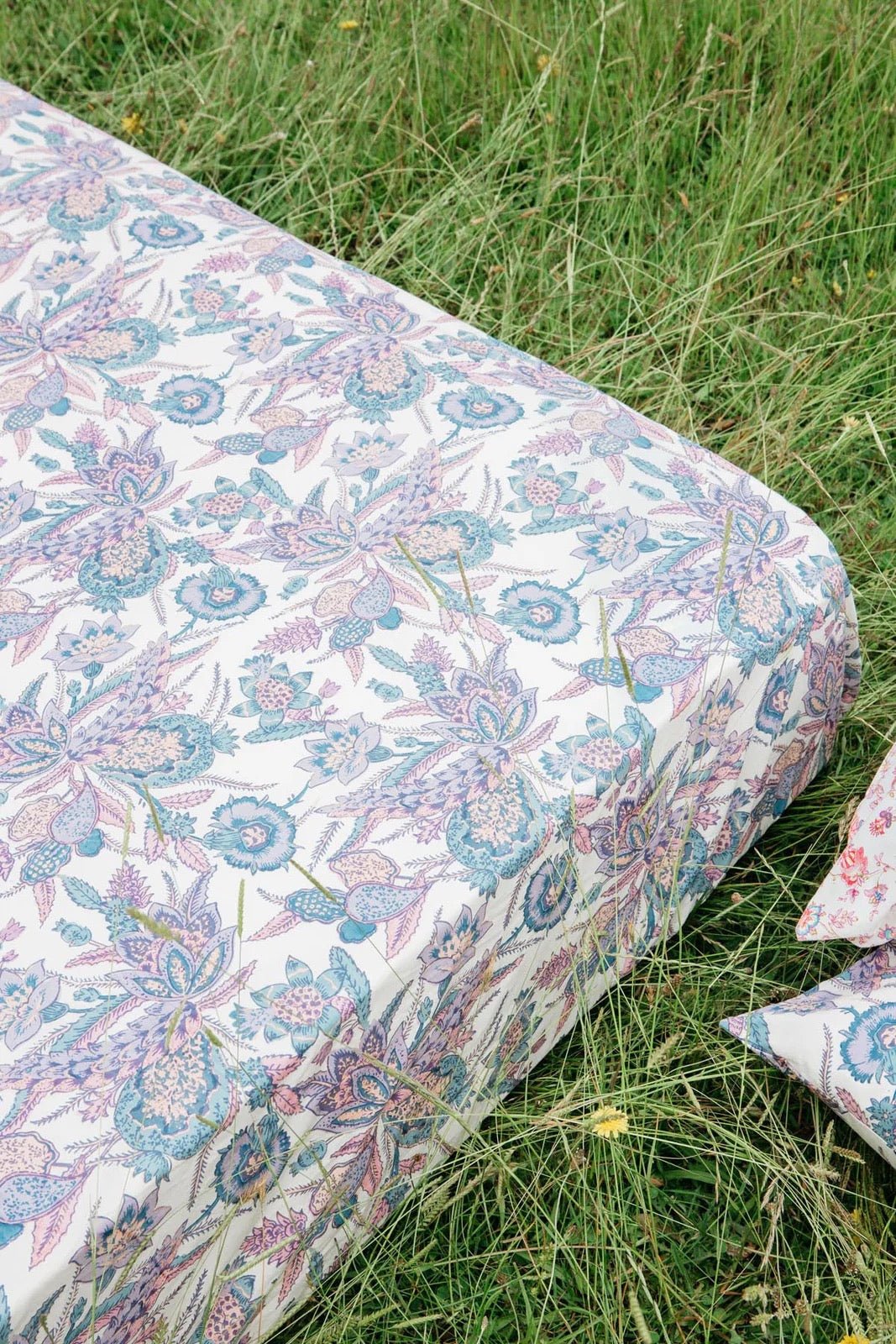 Fitted Sheet Nicole Blue Wild Bouquet van Louise Misha | Kids Conceptstore Le Fanfare
