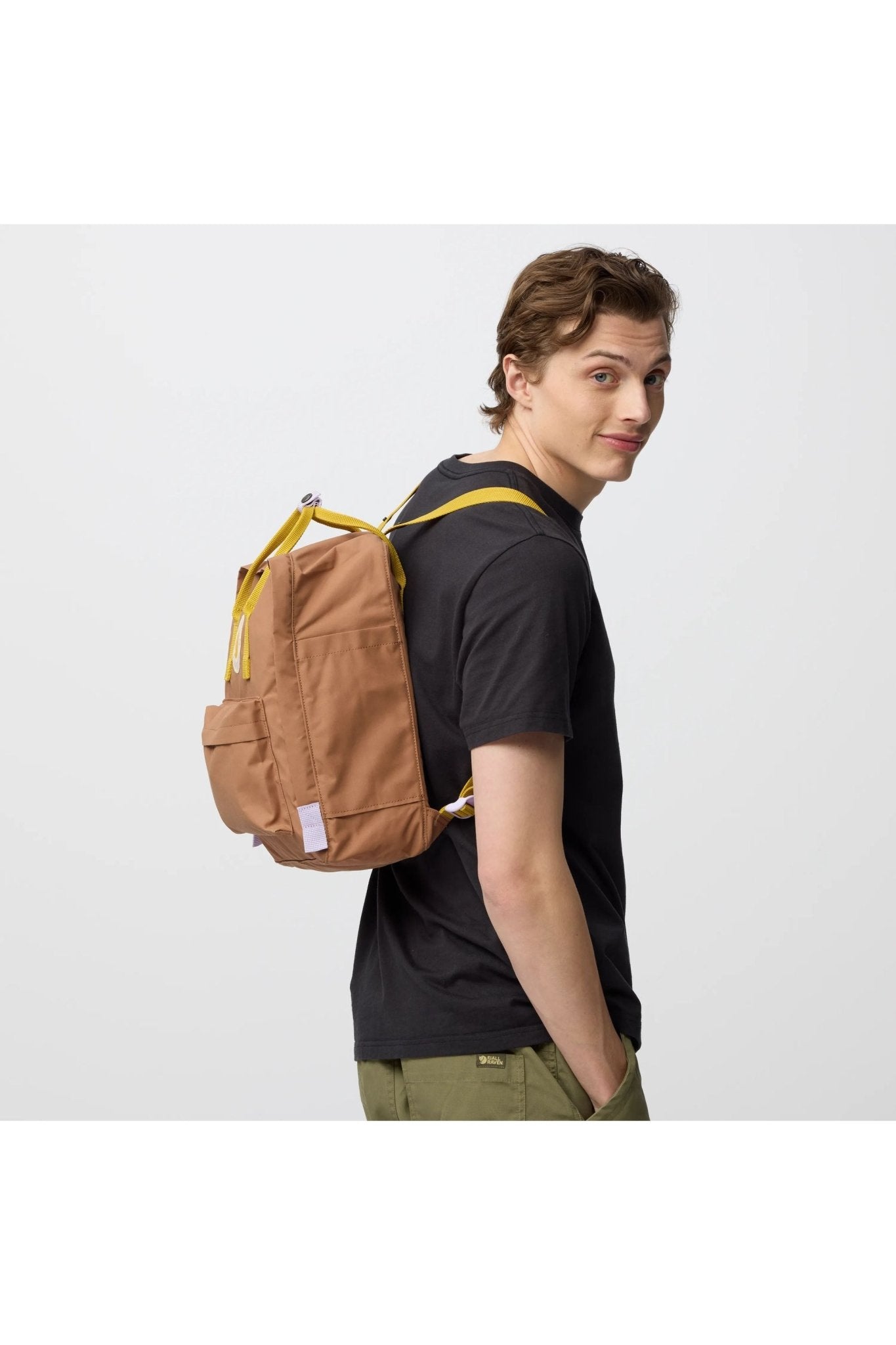 Fjallraven Kånken Koncept - Khaki Dust-Kantarell van Fjallraven | Kids Conceptstore Le Fanfare