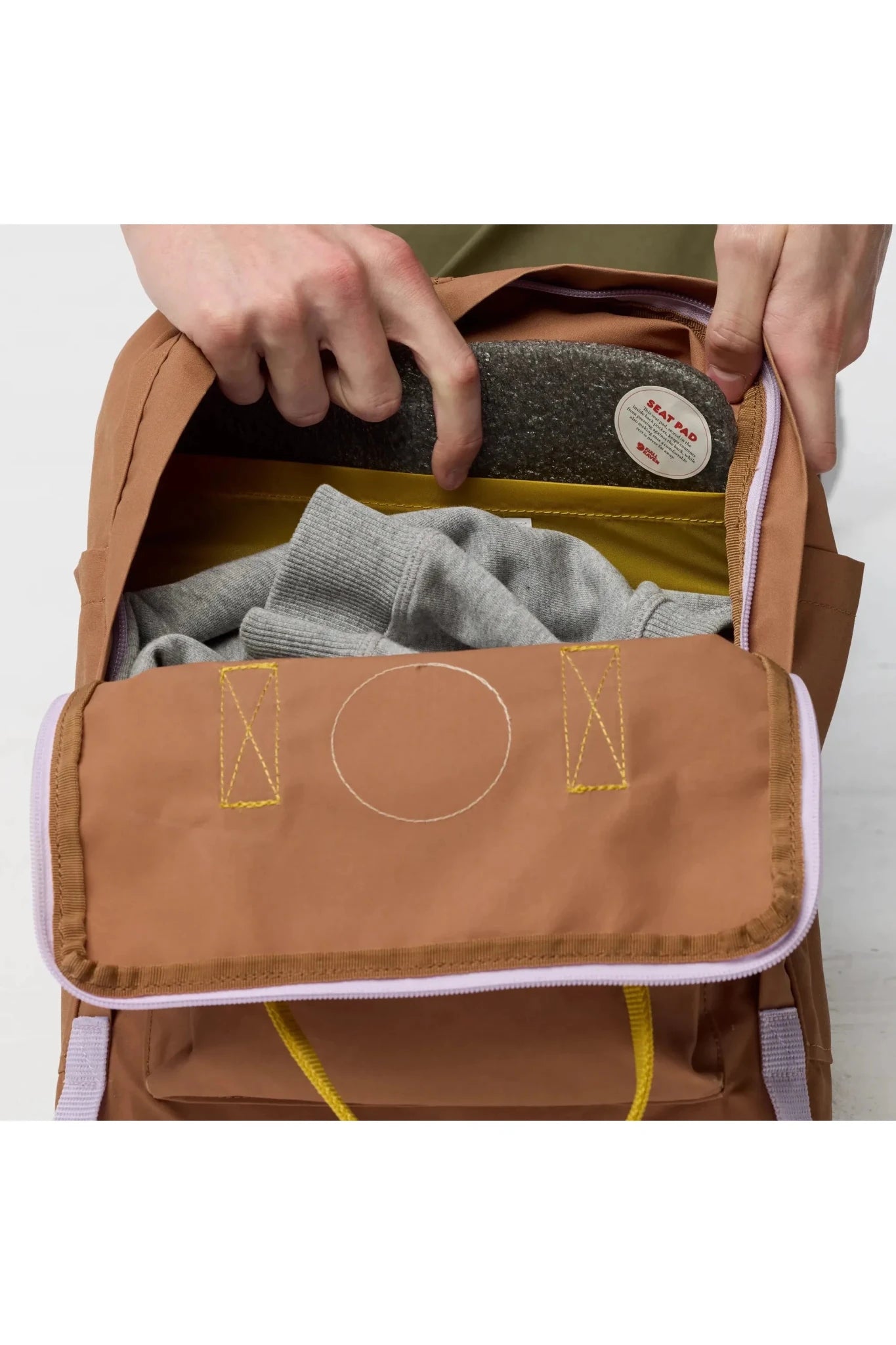 Fjallraven Kånken Koncept - Khaki Dust-Kantarell van Fjallraven | Kids Conceptstore Le Fanfare