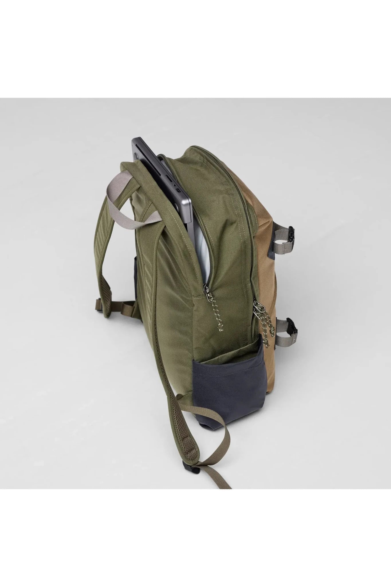 Fjallraven Vardag Backpack 17 - Green-Clay van Fjallraven | Kids Conceptstore Le Fanfare