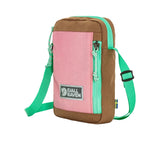 Fjallraven Vardag Pocket Small - Poppy Pink-Khaki Dust van Fjallraven | Kids Conceptstore Le Fanfare