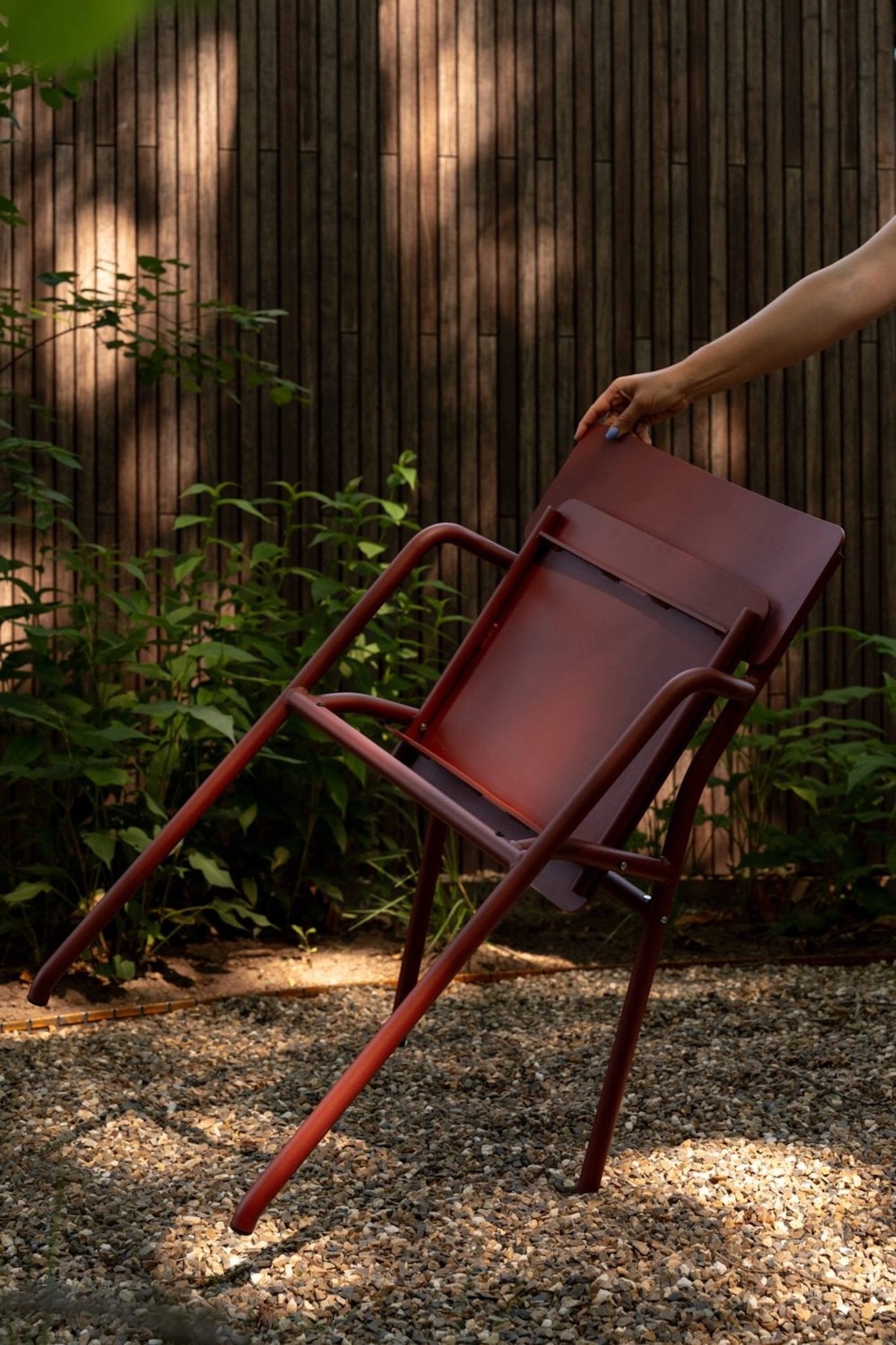 Flip-up Chair - Oxide Red van Weltevree | Kids Conceptstore Le Fanfare