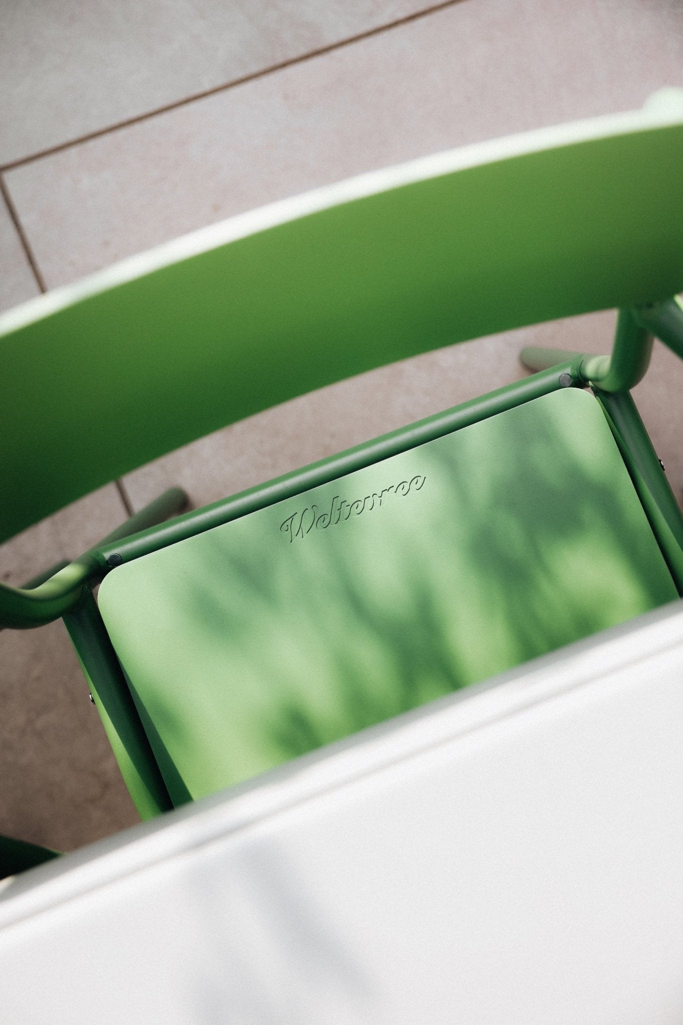 Flip-up Chair - Pale Green van Weltevree | Kids Conceptstore Le Fanfare