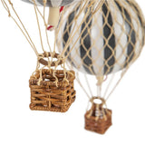 Flying the skies mobile - Black & white van Authentic Models | Kids Conceptstore Le Fanfare
