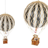 Flying the skies mobile - Black & white van Authentic Models | Kids Conceptstore Le Fanfare