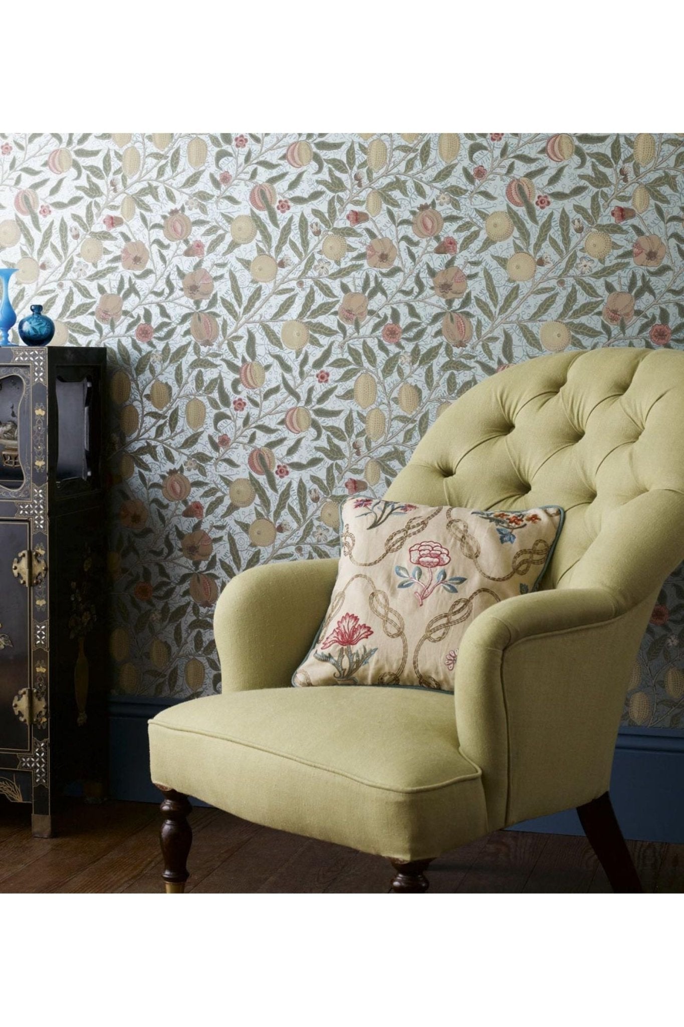 Fruit Wallpaper - Beige/Gold/Coral van Morris & Co | Kids Conceptstore Le Fanfare