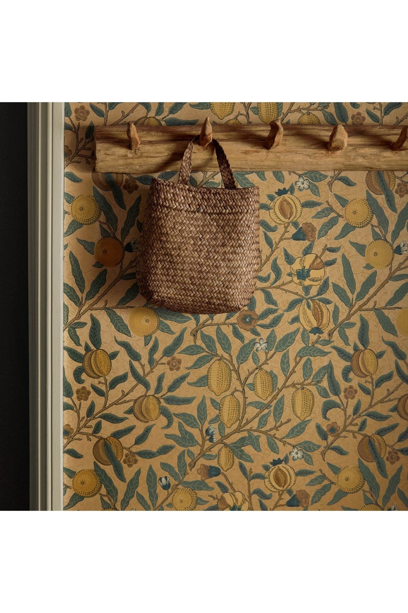 Fruit Wallpaper - Blue Gold & Brown van Morris & Co | Kids Conceptstore Le Fanfare