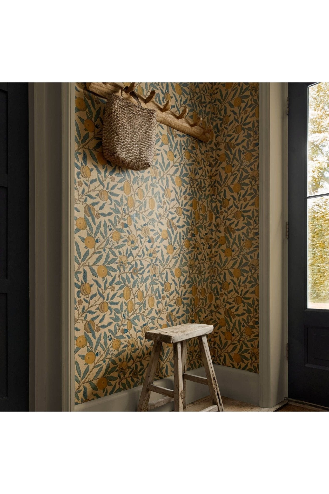 Fruit Wallpaper - Blue Gold & Brown van Morris & Co | Kids Conceptstore Le Fanfare