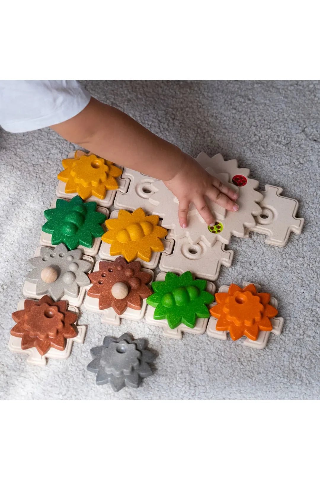 Gears & Puzzles van Plan Toys | Kids Conceptstore Le Fanfare