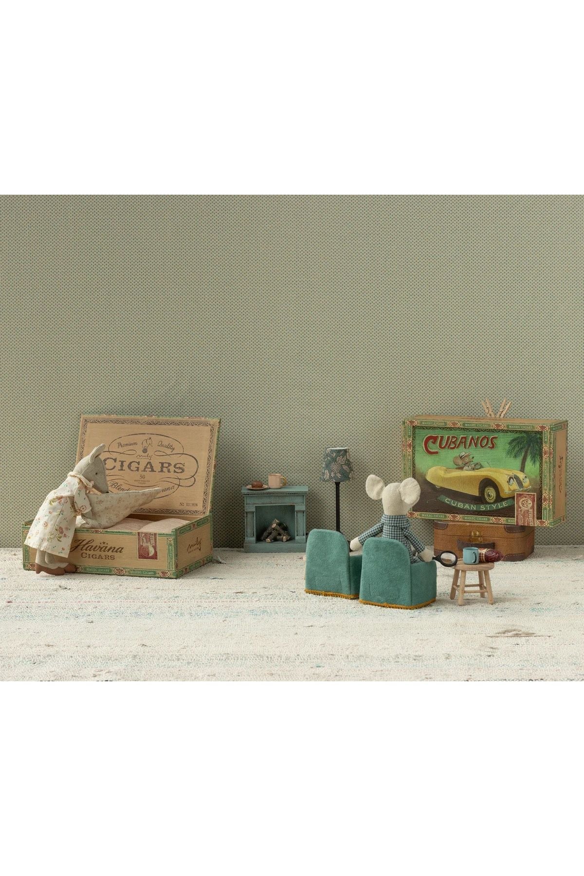 Grandma and Grandpa mice in cigarbox van Maileg | Kids Conceptstore Le Fanfare