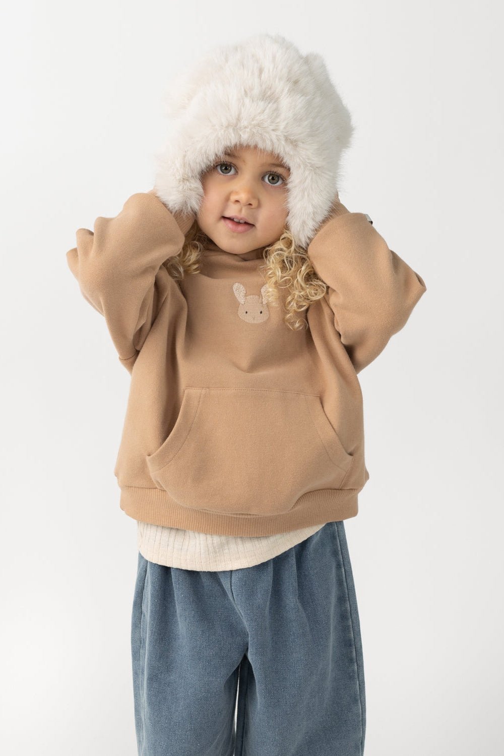 Herps Hoodie | Fluffy Bunny - Rose Mocha van Donsje Amsterdam | Kids Conceptstore Le Fanfare