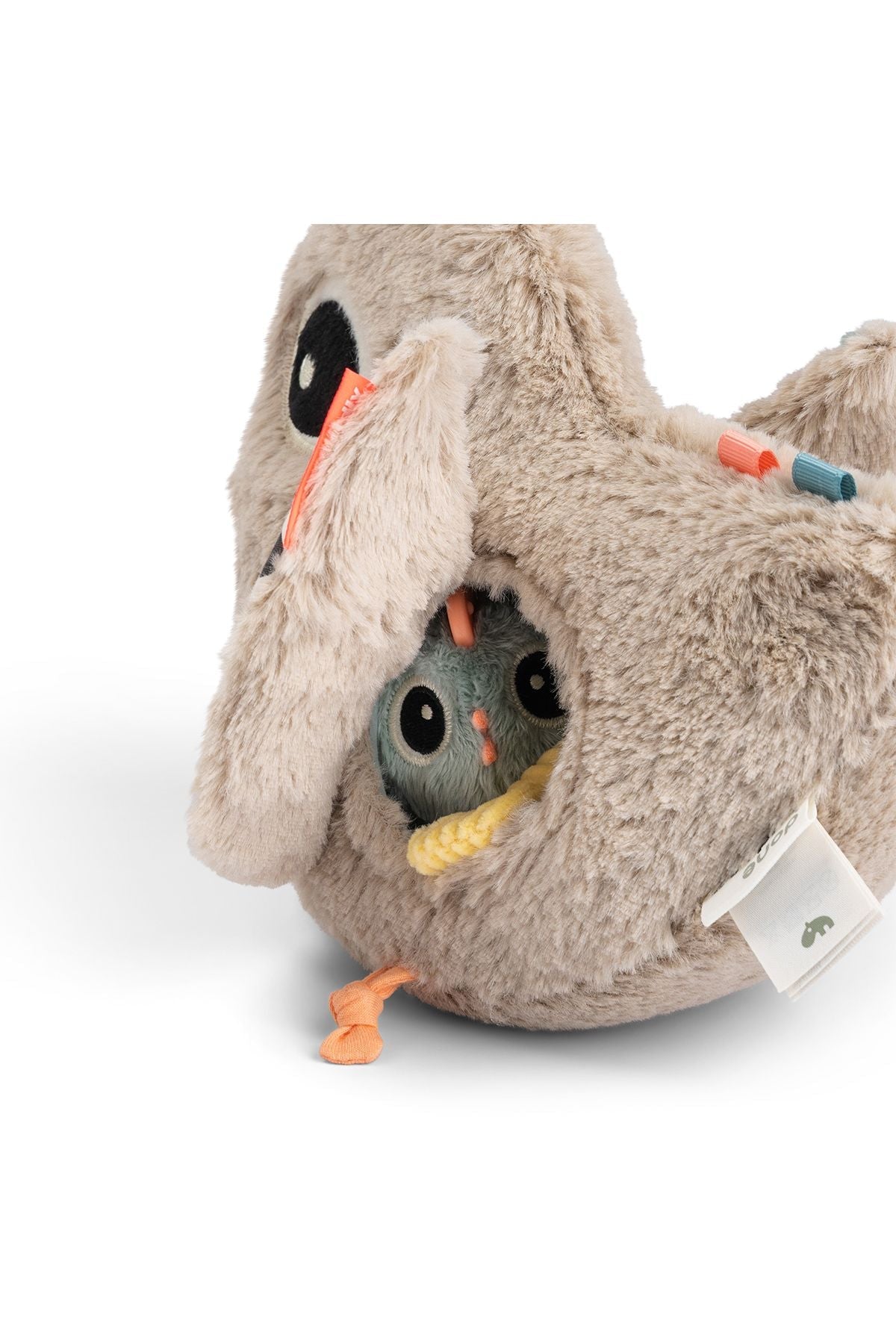Hide&Seek activity toy | Clucky - Sand van Done by Deer | Kids Conceptstore Le Fanfare