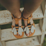 Iles Sky Sandals Bee Toffee Nubuck van Donsje Amsterdam | Kids Conceptstore Le Fanfare