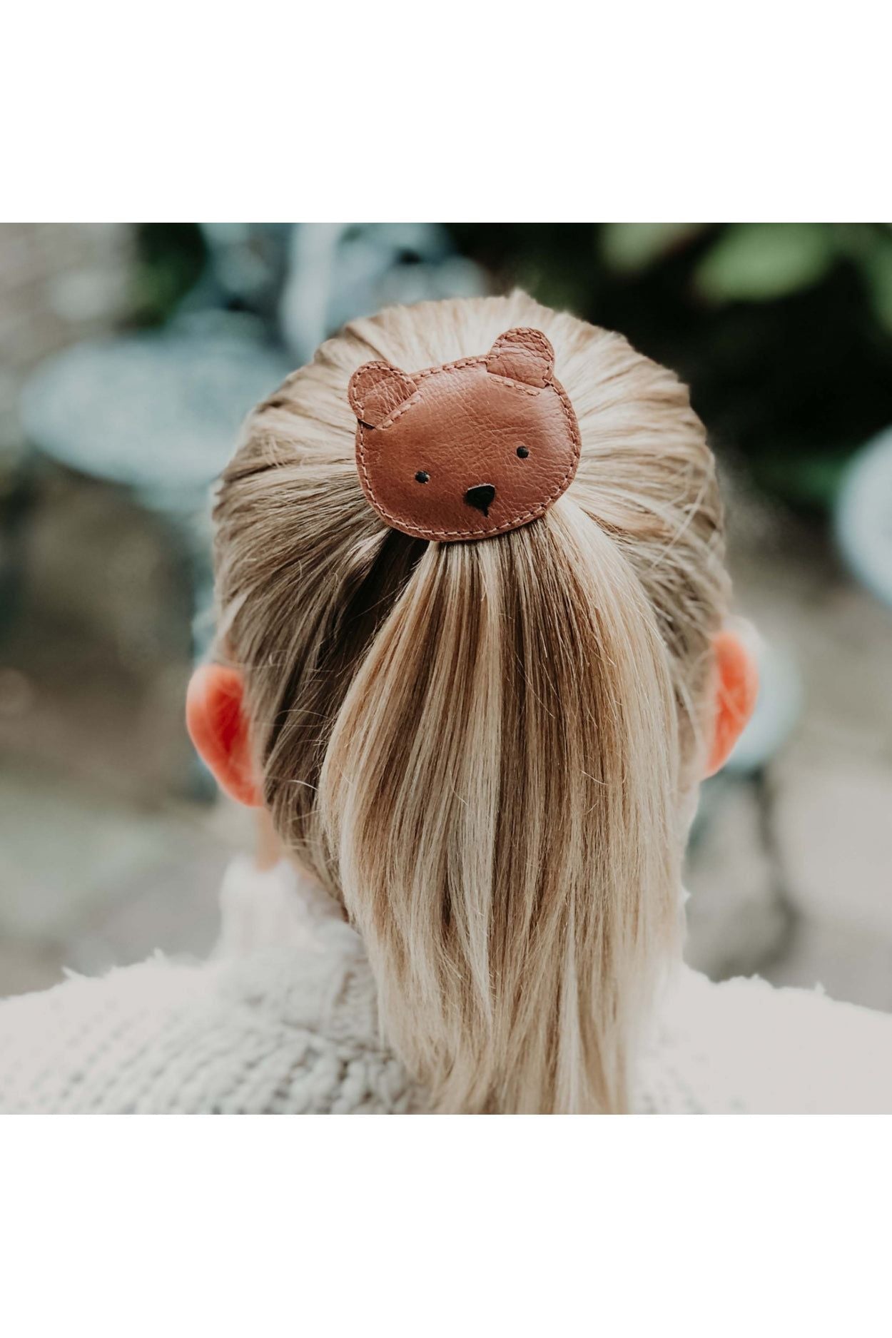 Josy Classic Hair Tie - Bear - Cognac Classic Leather van Donsje Amsterdam | Kids Conceptstore Le Fanfare