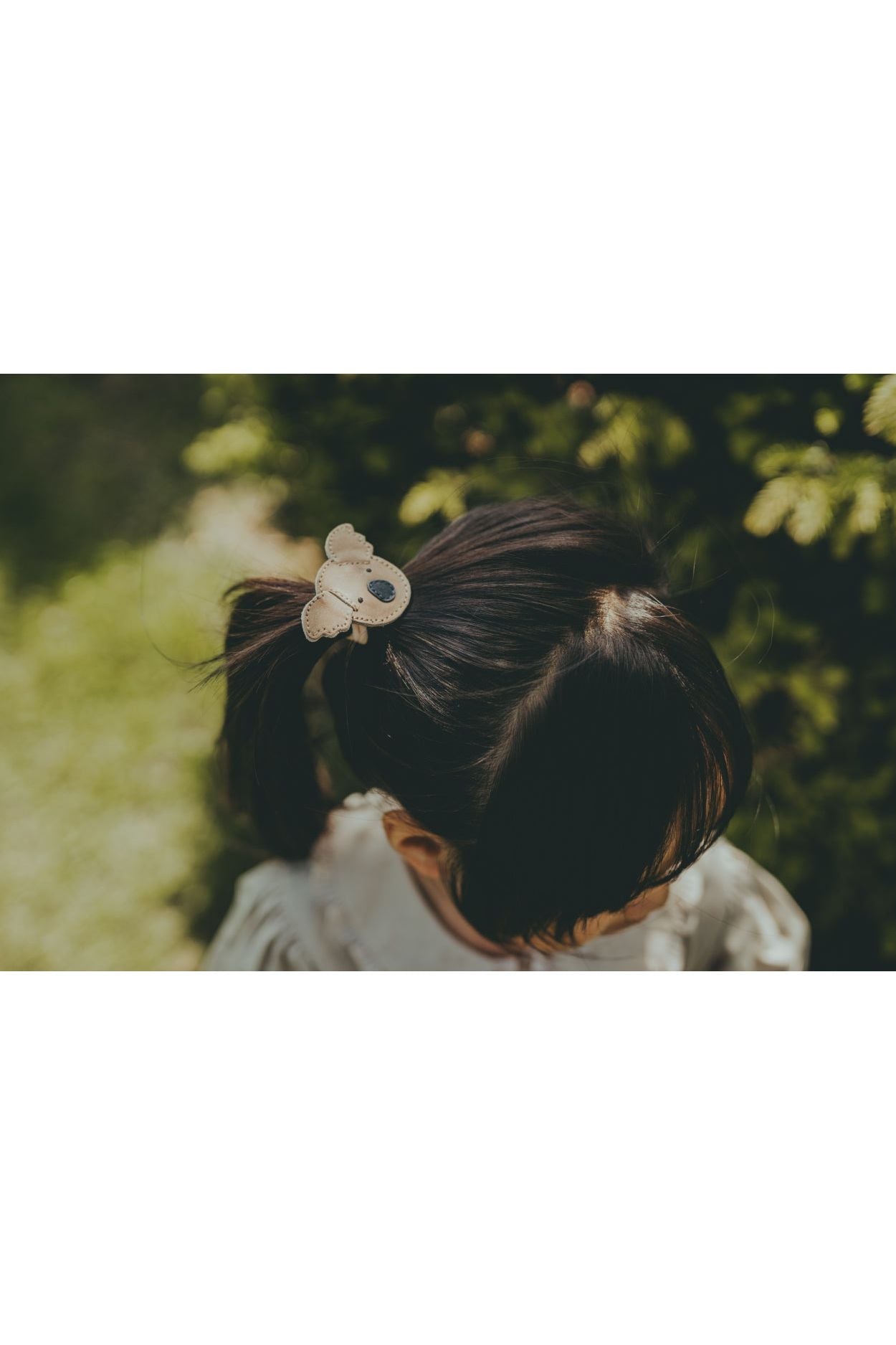 Josy Classic Hair Tie - Koala - Truffle Nubuck van Donsje Amsterdam | Kids Conceptstore Le Fanfare