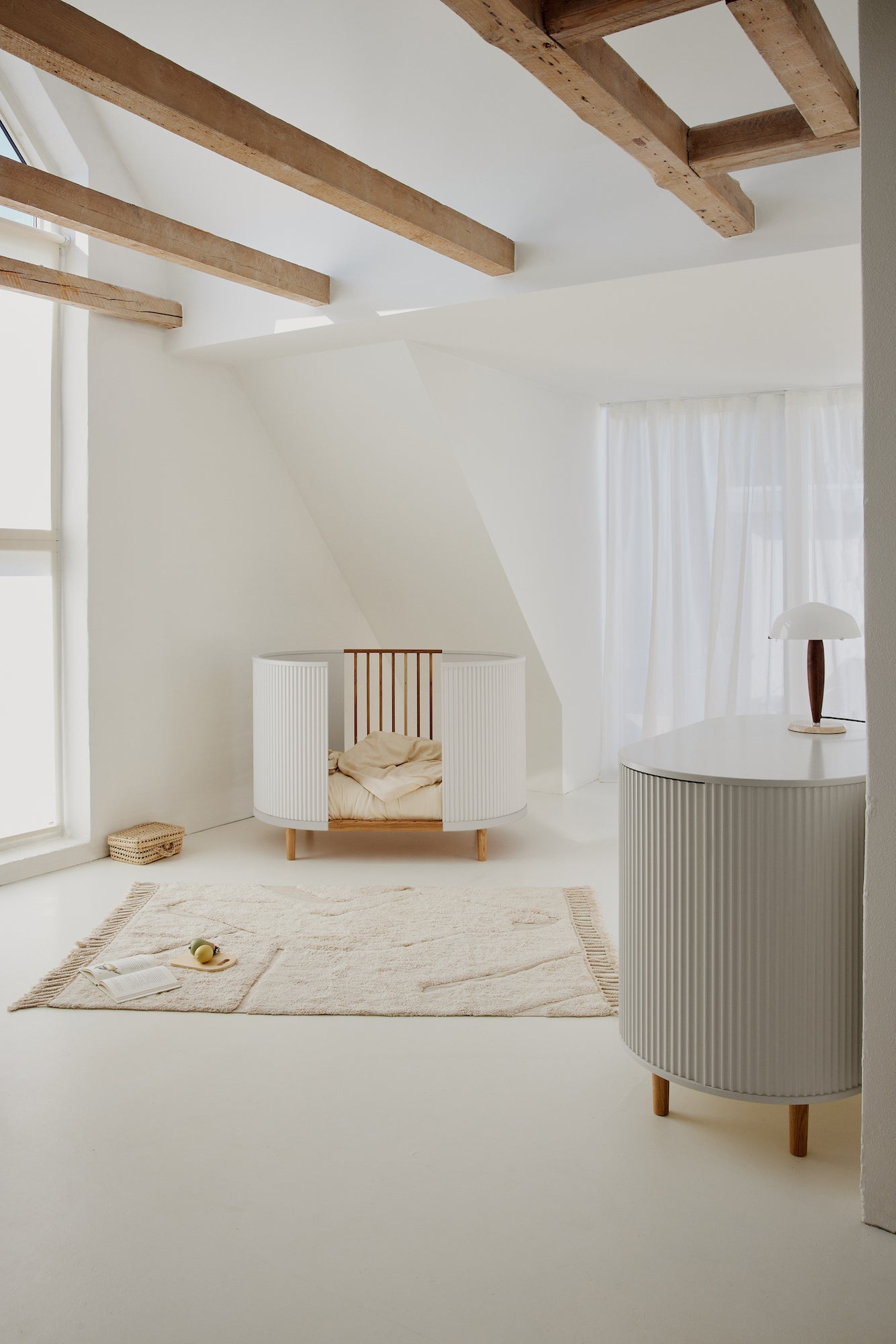 Kai baby cot - Cream oak van KAS Kopenhagen | Kids Conceptstore Le Fanfare