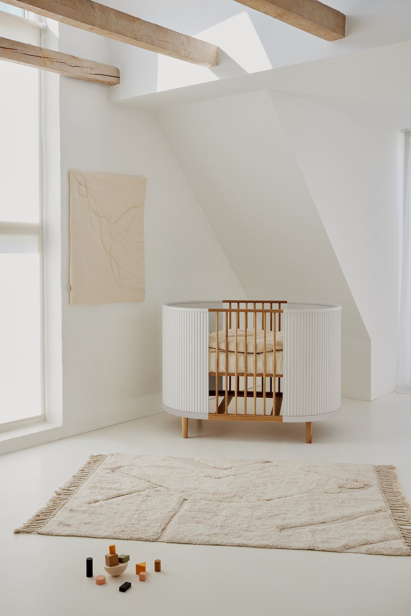 Kai baby cot - Cream oak van KAS Kopenhagen | Kids Conceptstore Le Fanfare