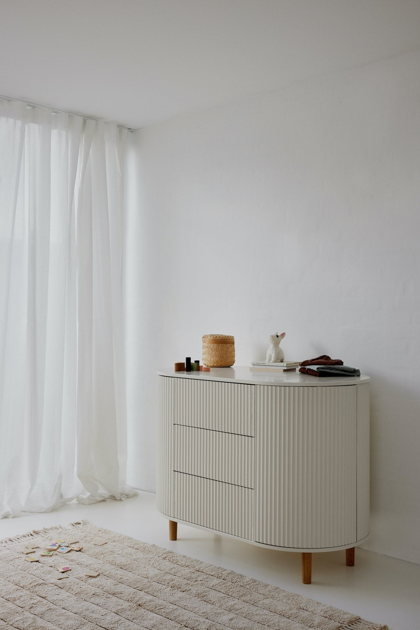 Kai dresser - white oak van KAS Kopenhagen | Kids Conceptstore Le Fanfare