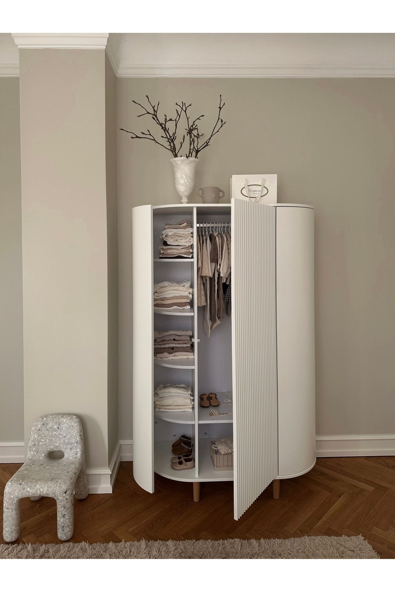 Kai wardrobe - White van KAS Kopenhagen | Kids Conceptstore Le Fanfare