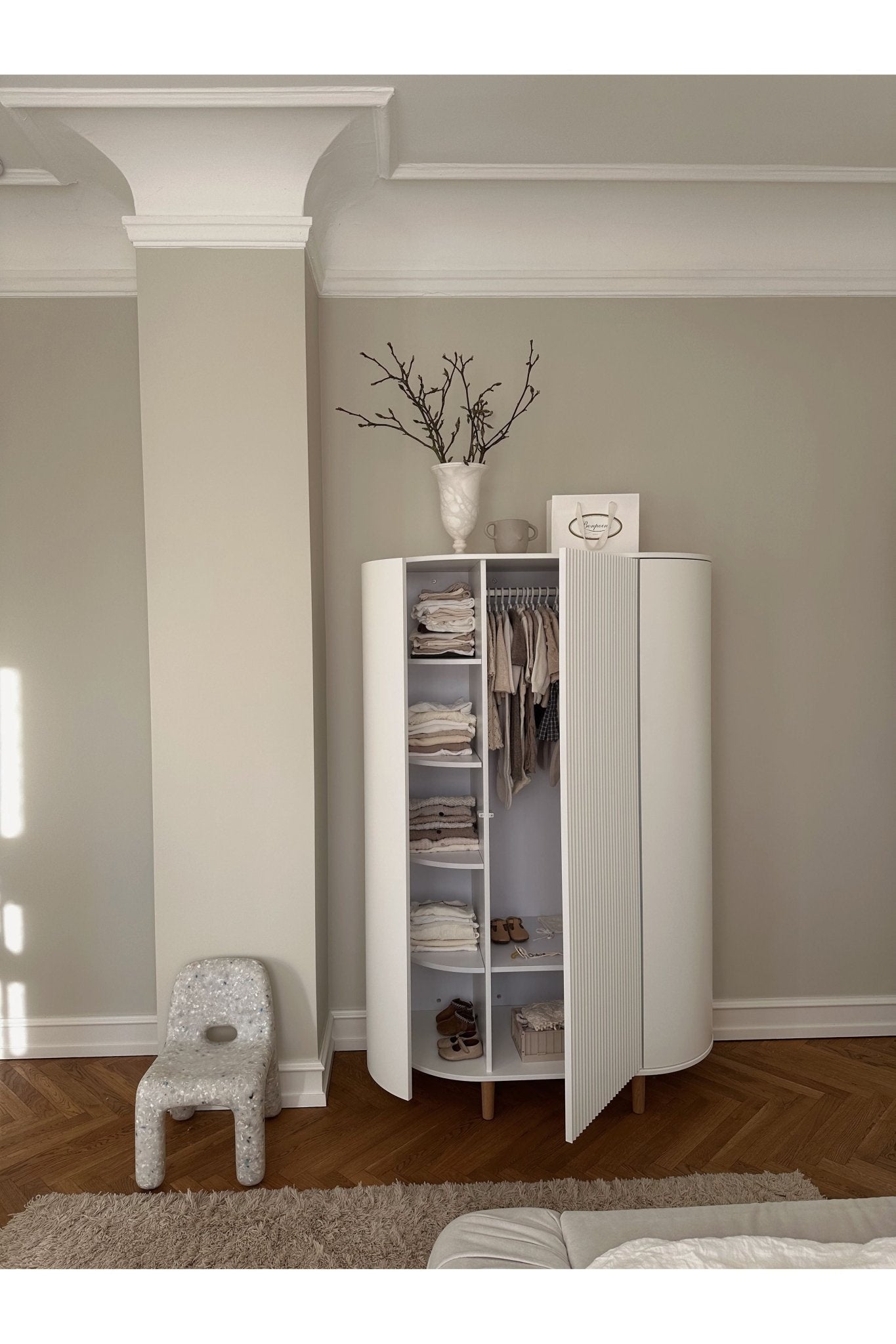 Kai wardrobe - White van KAS Kopenhagen | Kids Conceptstore Le Fanfare
