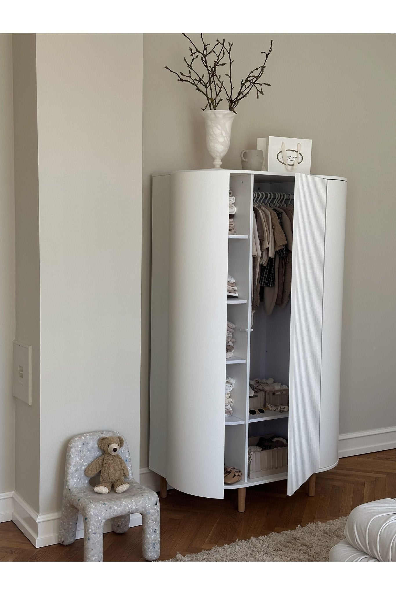 Kai wardrobe - White van KAS Kopenhagen | Kids Conceptstore Le Fanfare