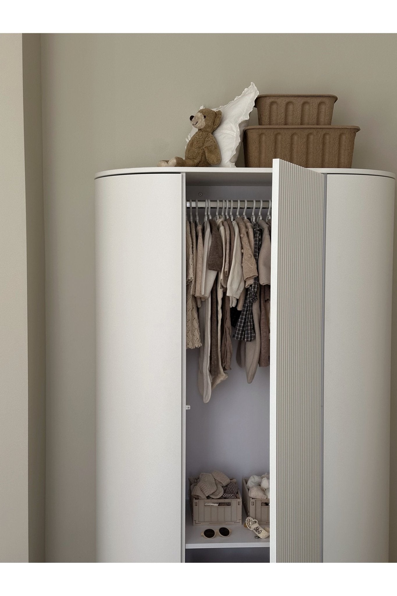Kai wardrobe - White van KAS Kopenhagen | Kids Conceptstore Le Fanfare