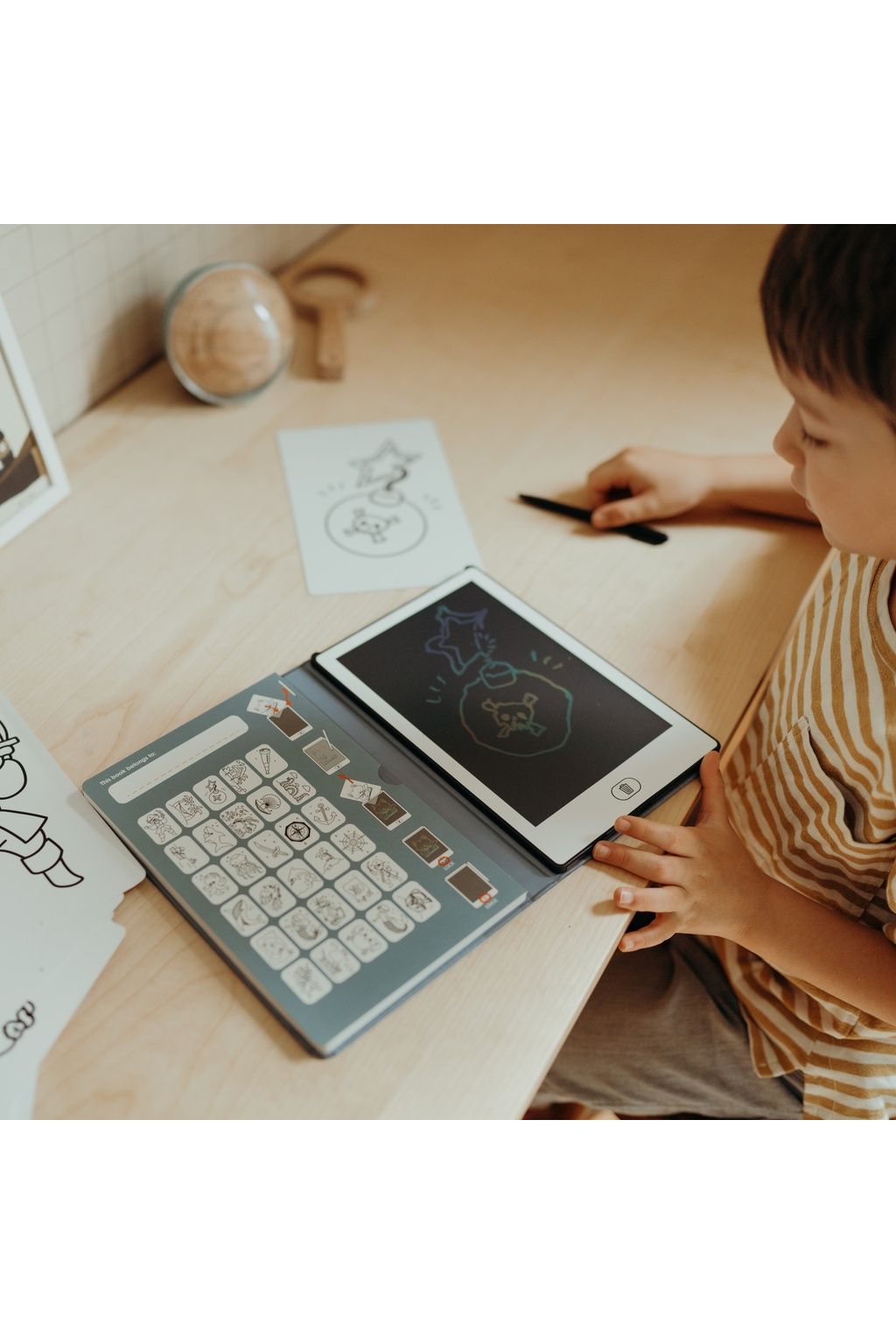 Kidywolf Kidydraw-mini portable drawing tablet - Oceans & Pirates van Kidywolf | Kids Conceptstore Le Fanfare