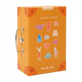 Klein Kledingkastje Koffer Le Grande Famille van Moulin Roty | Kids Conceptstore Le Fanfare