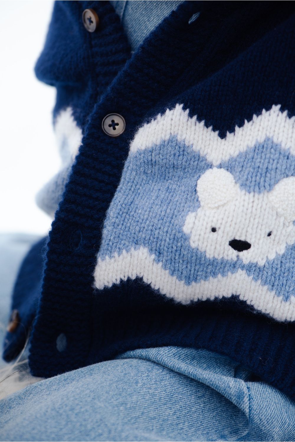 Kwinten Merino Wool Cardigan | Polar Bears - Navy Blue van Donsje Amsterdam | Kids Conceptstore Le Fanfare