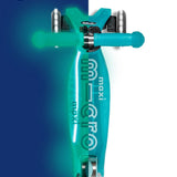Maxi Micro step Deluxe Glow Plus LED - Aqua Mint van Micro Step | Kids Conceptstore Le Fanfare