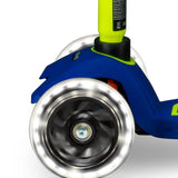 Maxi Micro step Deluxe LED blauw geel neon van Micro Step | Kids Conceptstore Le Fanfare
