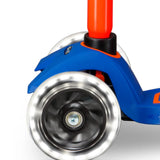 Maxi Micro step Deluxe LED blauw oranje neon van Micro Step | Kids Conceptstore Le Fanfare