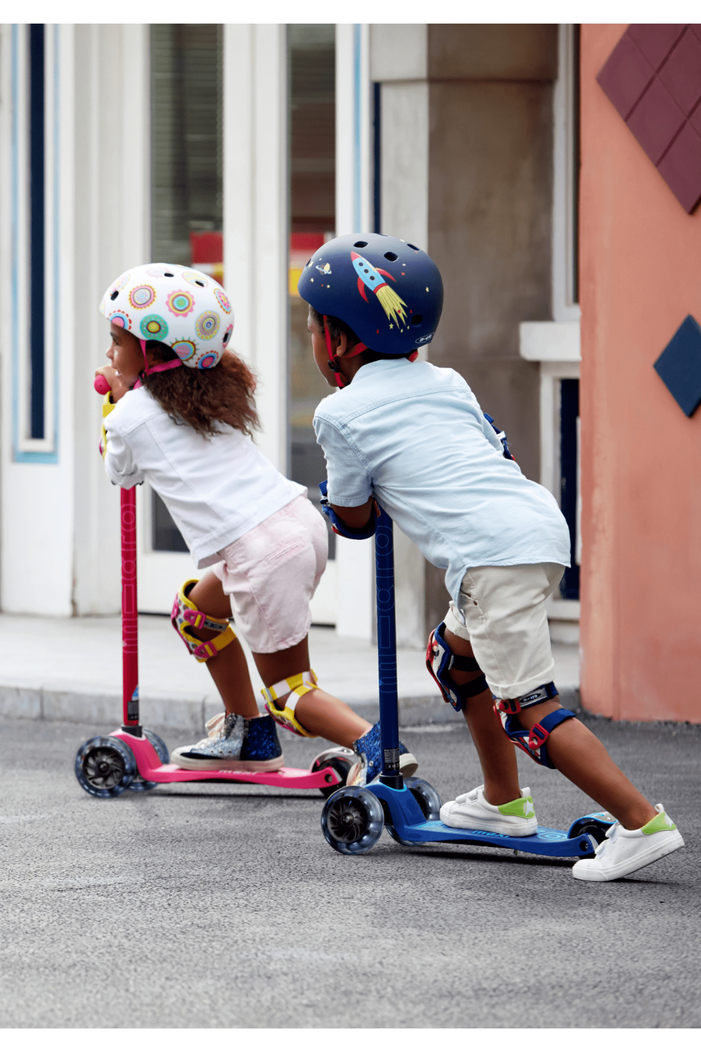 Maxi Micro Step Deluxe LED Dark Blue van Micro Step | Kids Conceptstore Le Fanfare