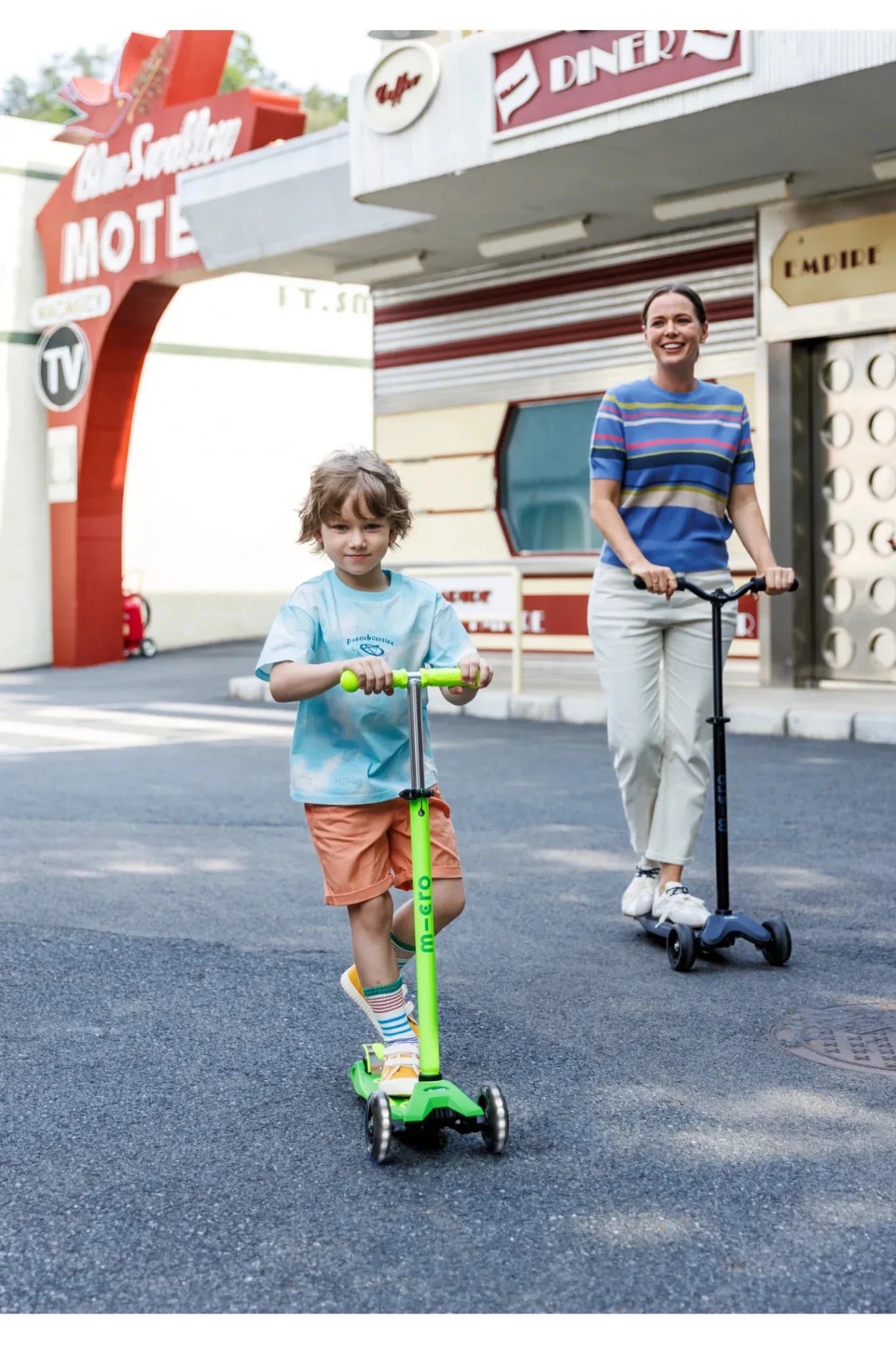 Maxi Micro step Deluxe LED groen geel neon van Micro Step | Kids Conceptstore Le Fanfare