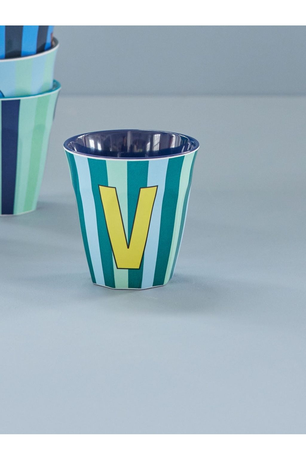 Melamine Cup - V - Multicolor Blue - Stripes van Rice | Kids Conceptstore Le Fanfare