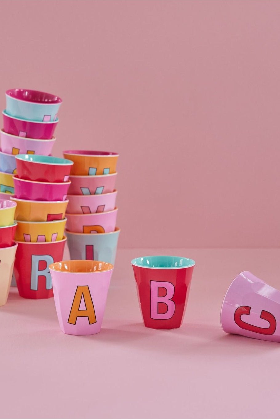 Melamine Cup - V - Soft Yellow van Rice | Kids Conceptstore Le Fanfare