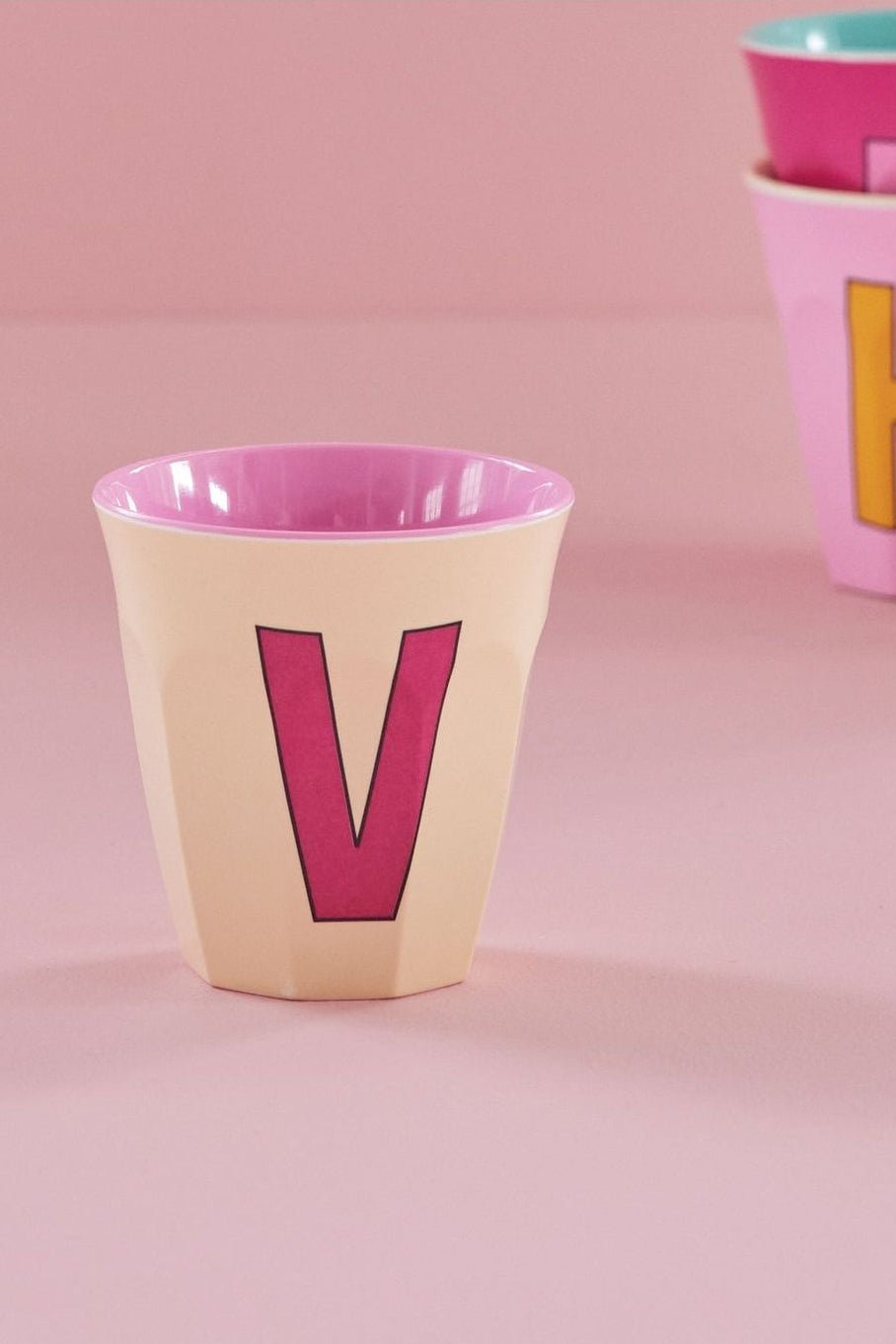 Melamine Cup - V - Soft Yellow van Rice | Kids Conceptstore Le Fanfare