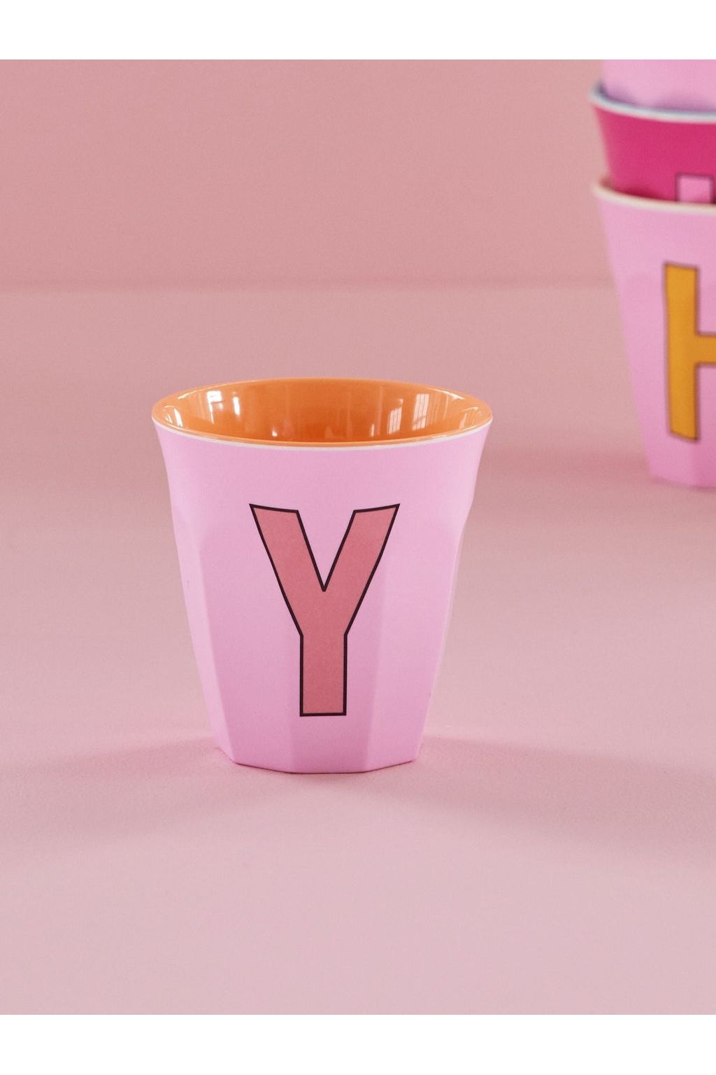 Melamine Cup - Y - Pink van Rice | Kids Conceptstore Le Fanfare