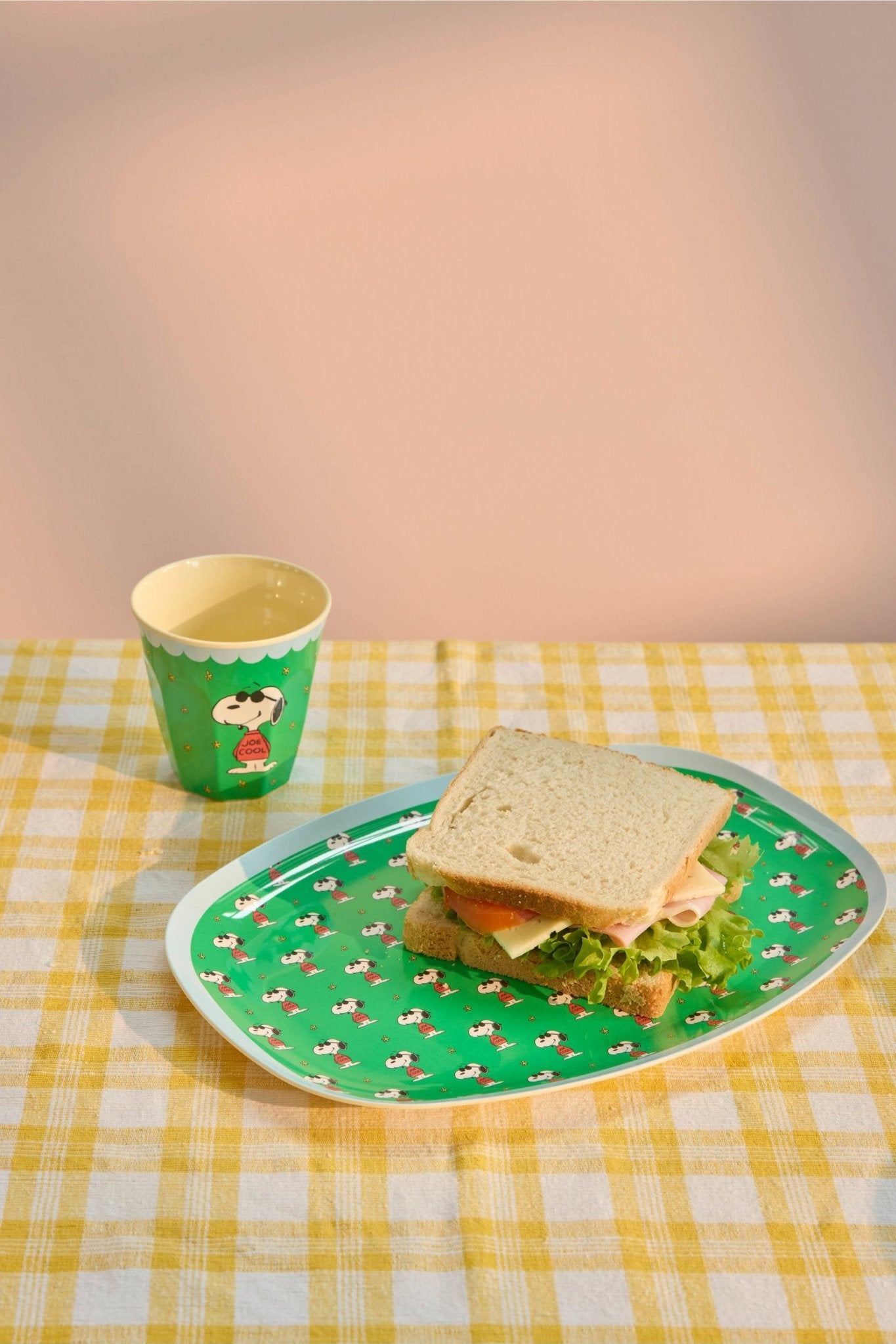 Melamine Rectangular Plate with Green Snoopy Print van Rice | Kids Conceptstore Le Fanfare