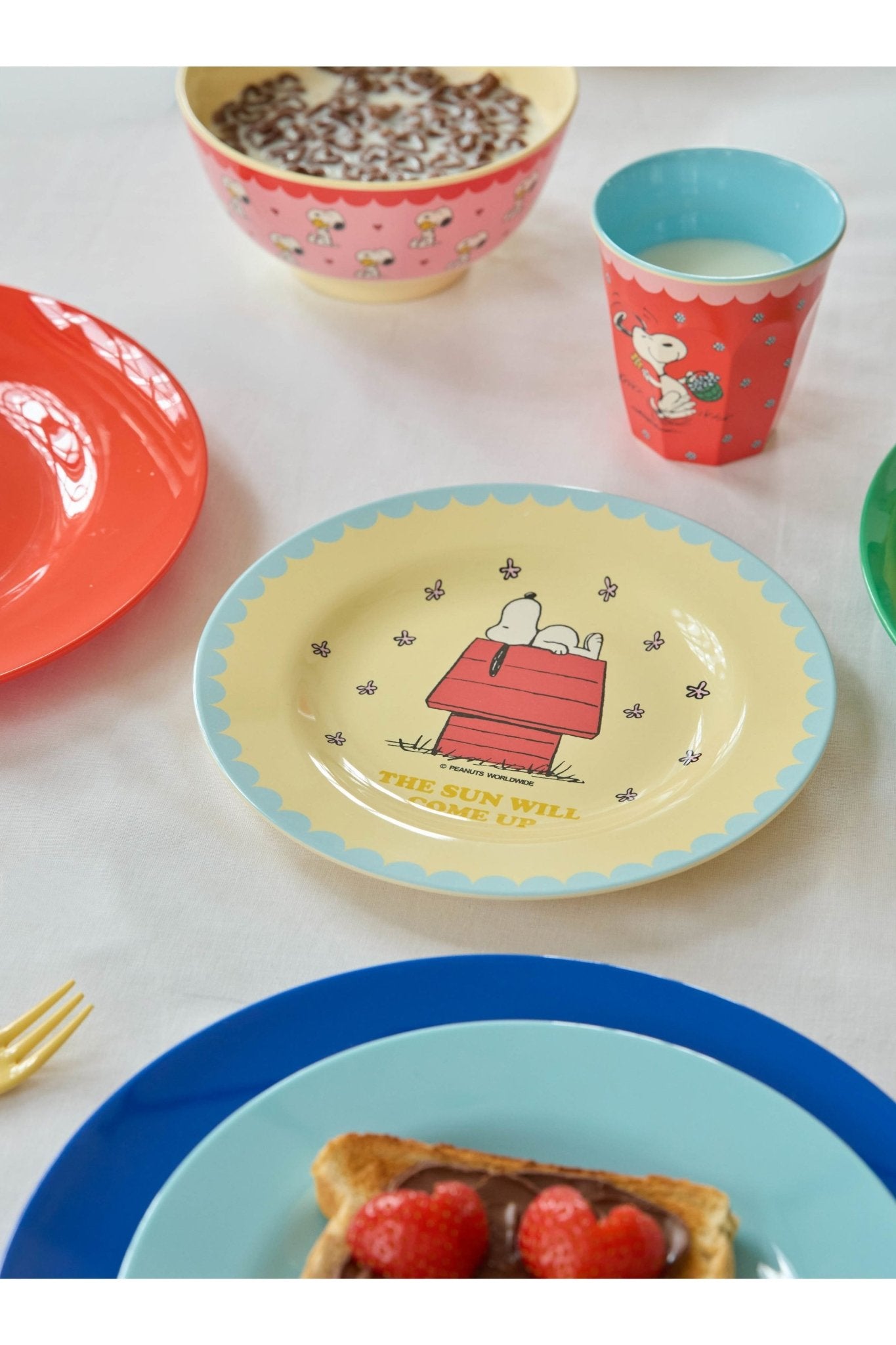Melamine Side Plate with Cream Snoopy Print van Rice | Kids Conceptstore Le Fanfare
