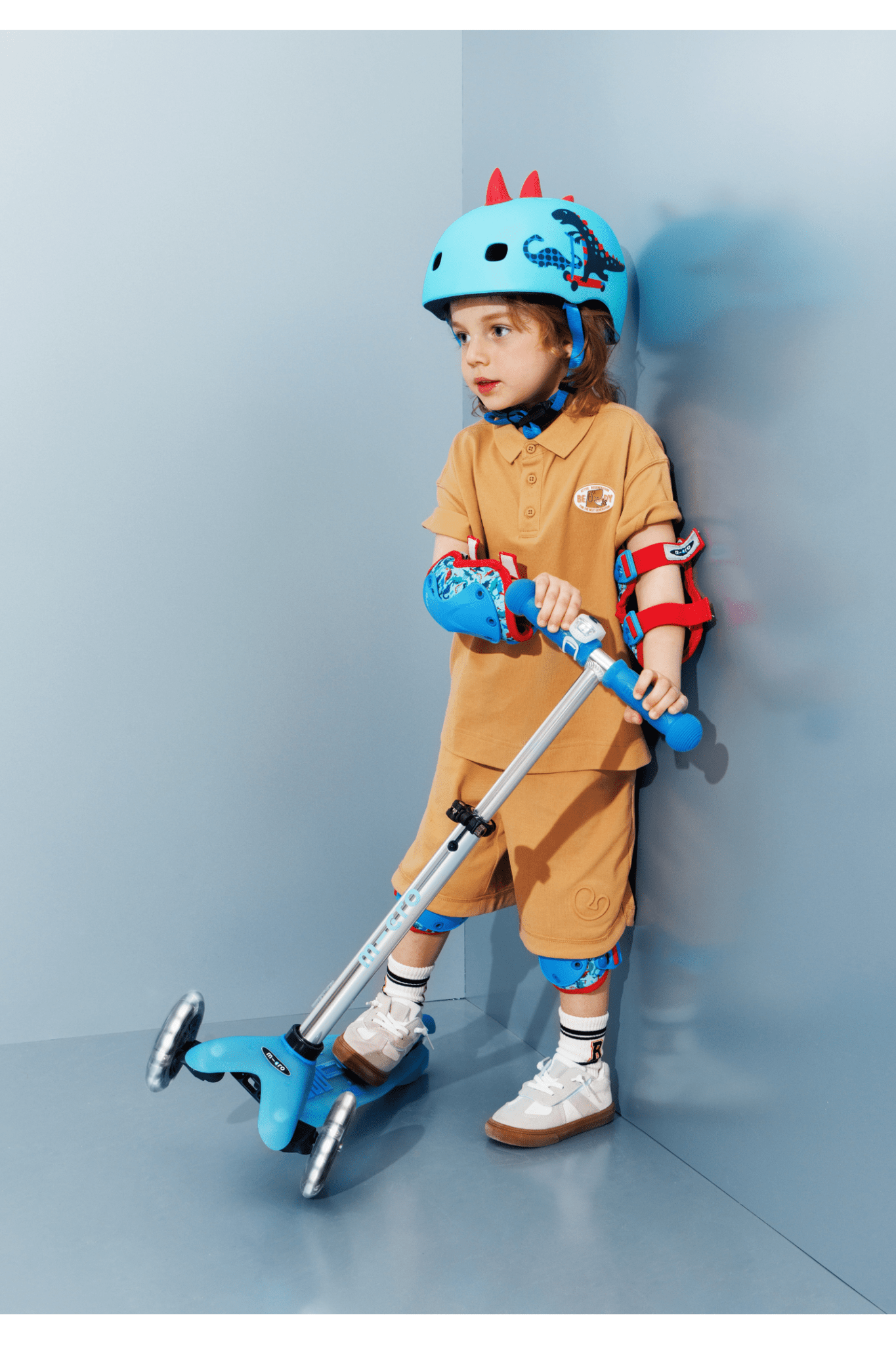 Micro Mini Deluxe Glow LED Plus arctic blue van Micro Step | Kids Conceptstore Le Fanfare