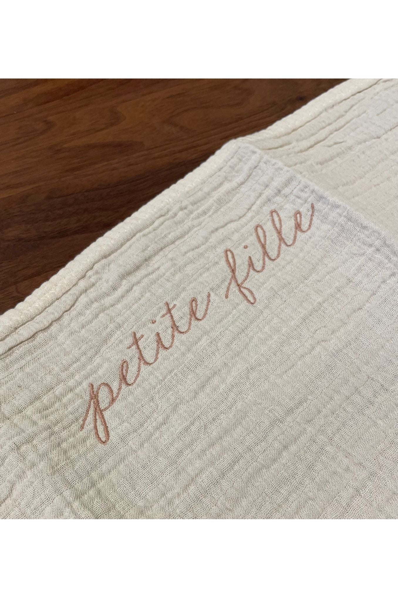 midi towel . petite fille . petite pink van atelier an.nur | Kids Conceptstore Le Fanfare