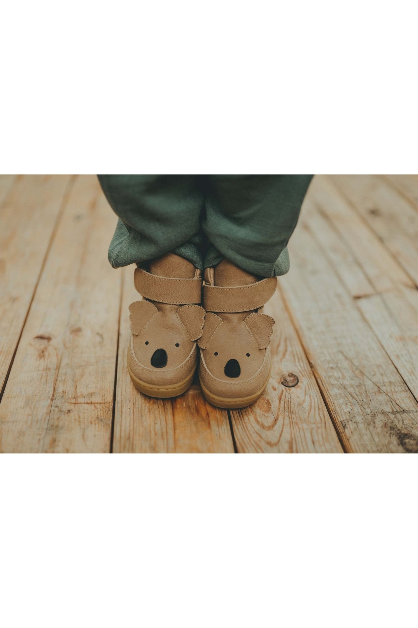 Mika Sneakers | Koala - Truffle Leather van Donsje Amsterdam | Kids Conceptstore Le Fanfare
