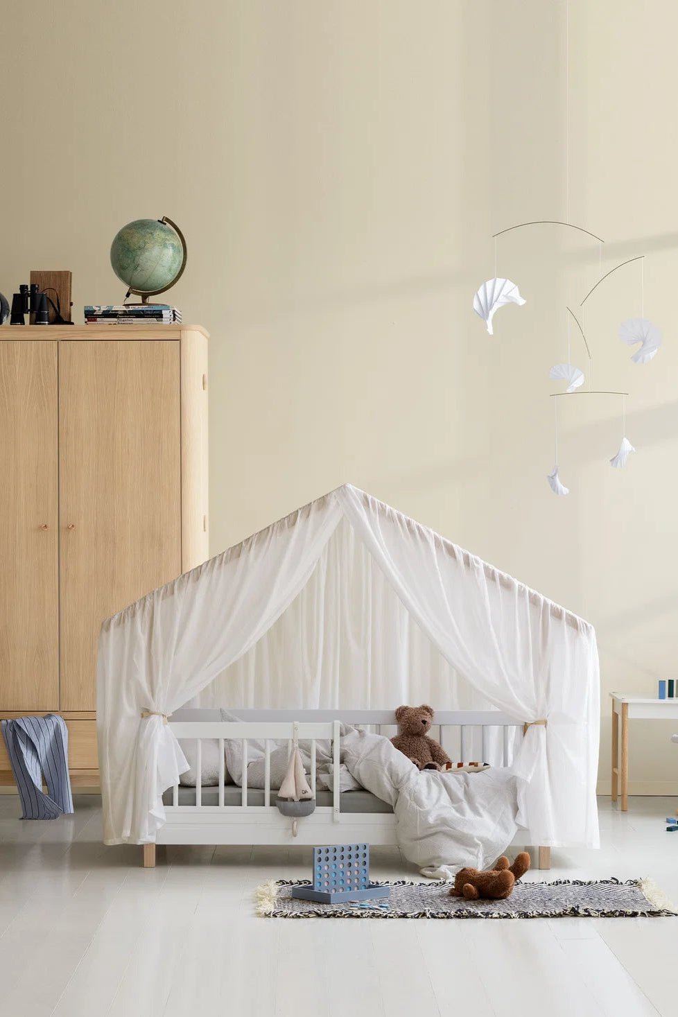 Mini+ house bed, 68x162 cm, white/oak van Oliver Furniture | Kids Conceptstore Le Fanfare