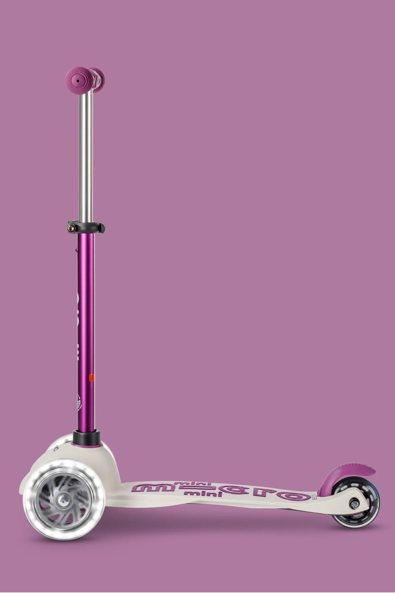 Mini Micro step Deluxe ECO LED paars van Micro Step | Kids Conceptstore Le Fanfare