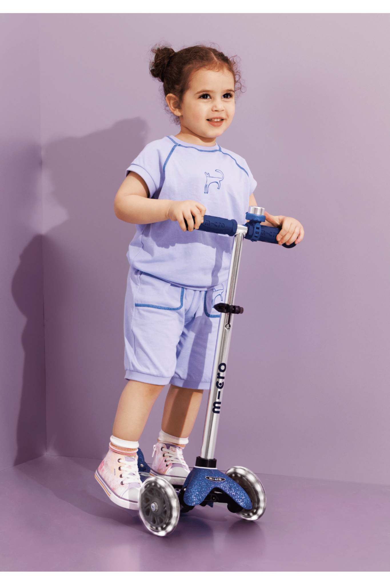 Mini Micro Step Deluxe Glitter LED Blue van Micro Step | Kids Conceptstore Le Fanfare