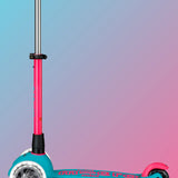 Mini Micro step Deluxe LED Neon Aqua/Roze van Micro Step | Kids Conceptstore Le Fanfare