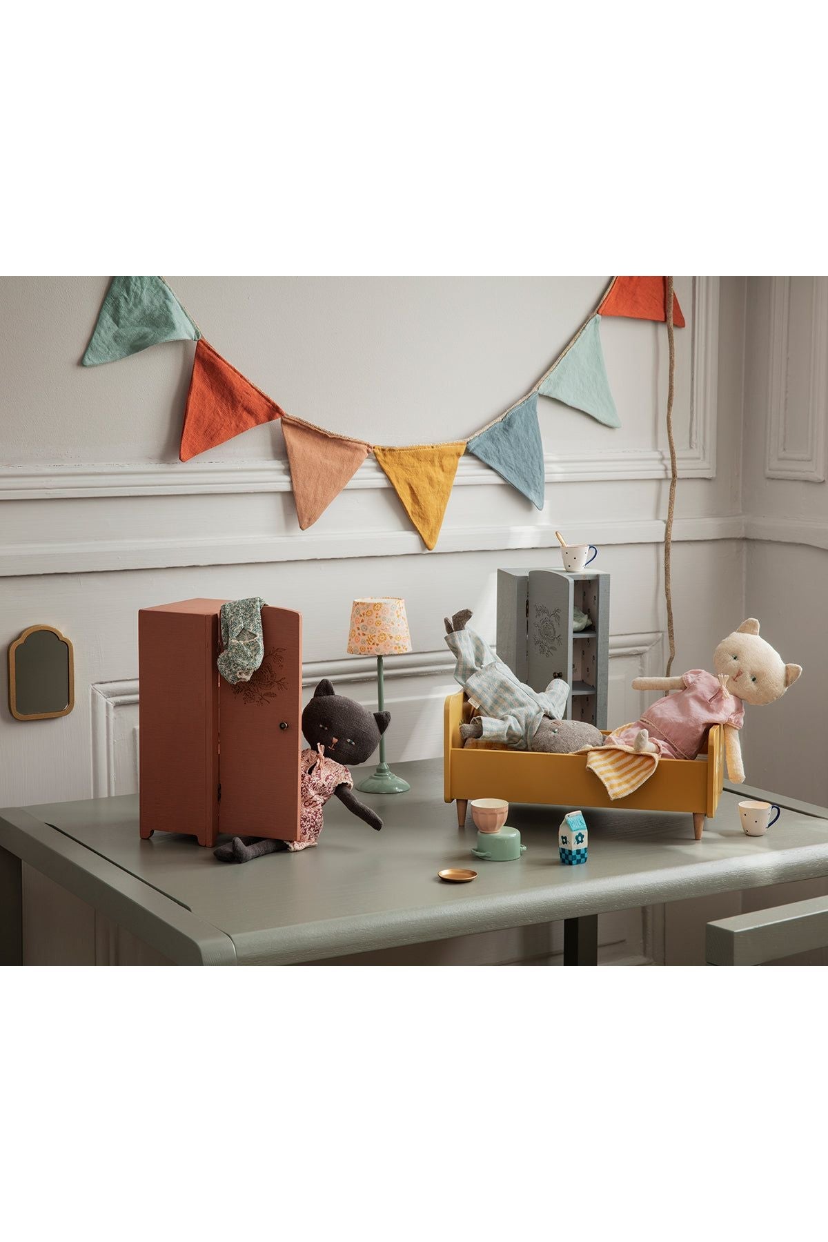 Miniature Closet - Grey/Mint van Maileg | Kids Conceptstore Le Fanfare