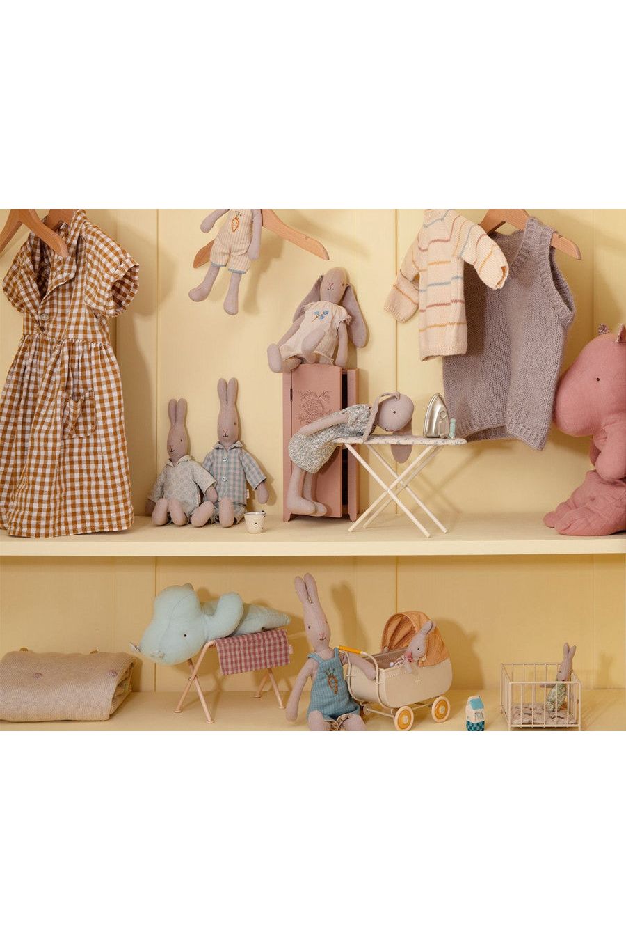 Miniature Iron And Ironing Board van Maileg | Kids Conceptstore Le Fanfare